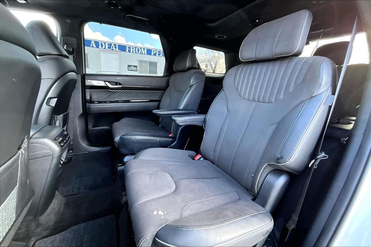 2025 Hyundai PALISADE Ultimate Calligraphy Night 7Seat AWD Photo