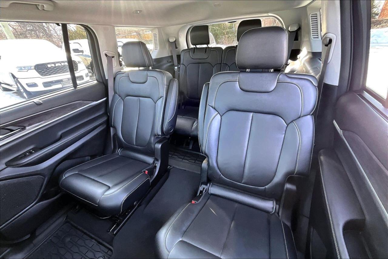 2024 Jeep Grand Cherokee L Limited |BlackAppearance |LuxTech |Panoroof |4X4 Photo