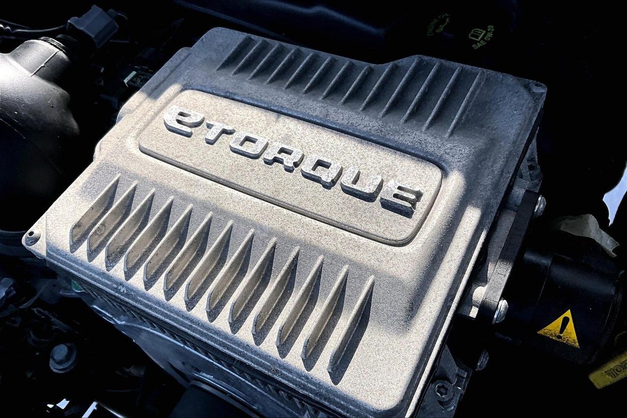 2024 RAM 1500 Rebel Crew Cab V8 | 8.4 Screen | Bed Liner | 4X4 Photo