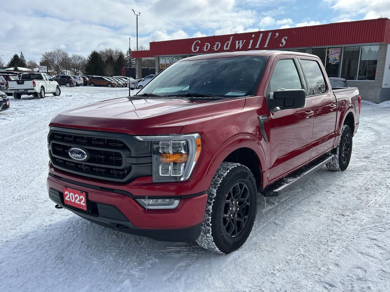 2022 Ford F-150 XLT SPORT, FX4, CLEAN CARFAX, REMOTE START! - Photo #2