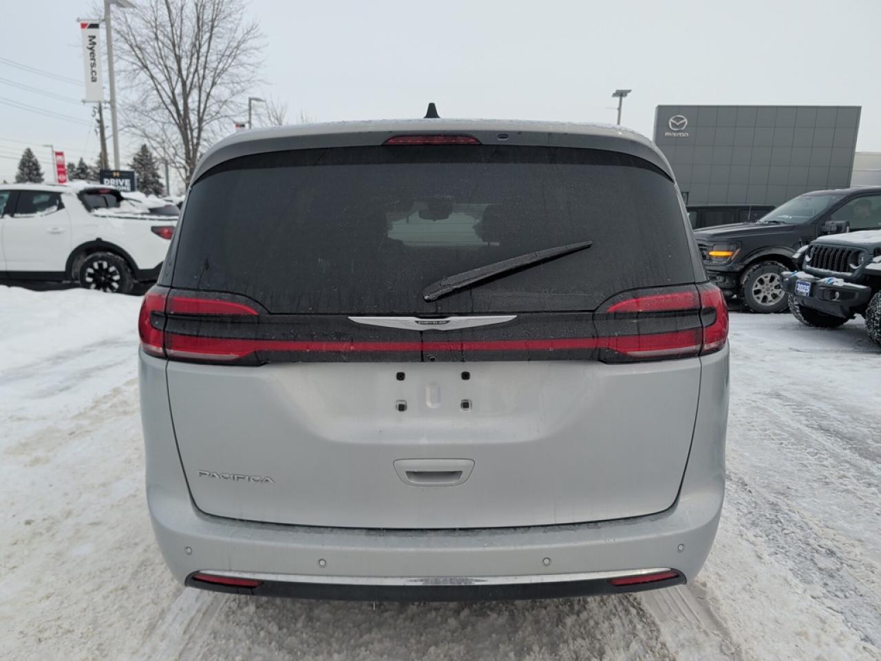 2023 Chrysler Pacifica Touring L  - Apple CarPlay - $99.93 /Wk Photo