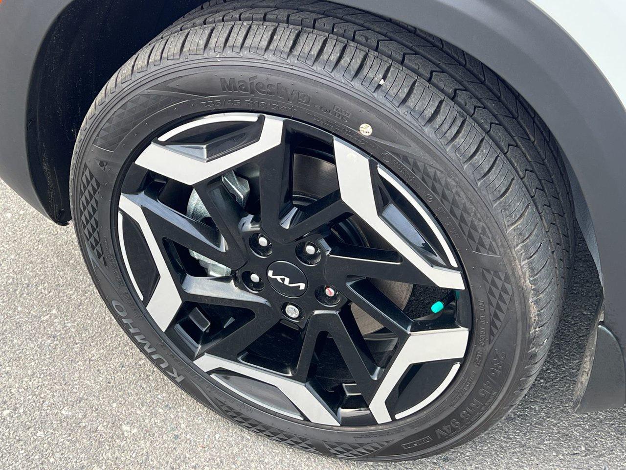 2026 Kia Seltos SX Photo4