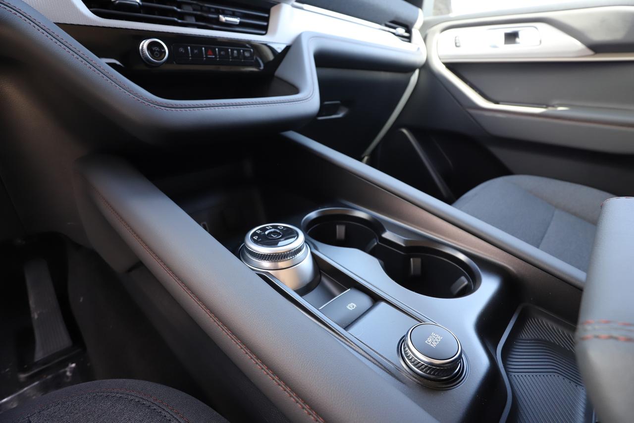 2026 Ford Explorer Active w/200A Pkg 4WD Photo