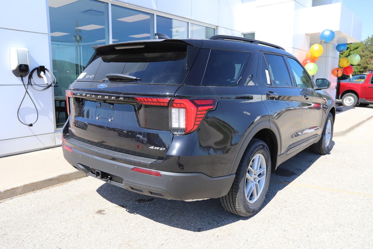 2026 Ford Explorer Active w/200A Pkg 4WD Photo