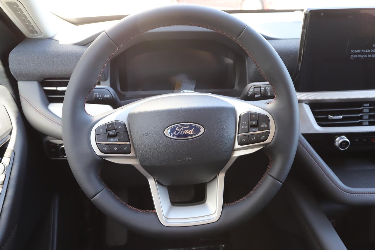 2026 Ford Explorer Active w/200A Pkg 4WD Photo