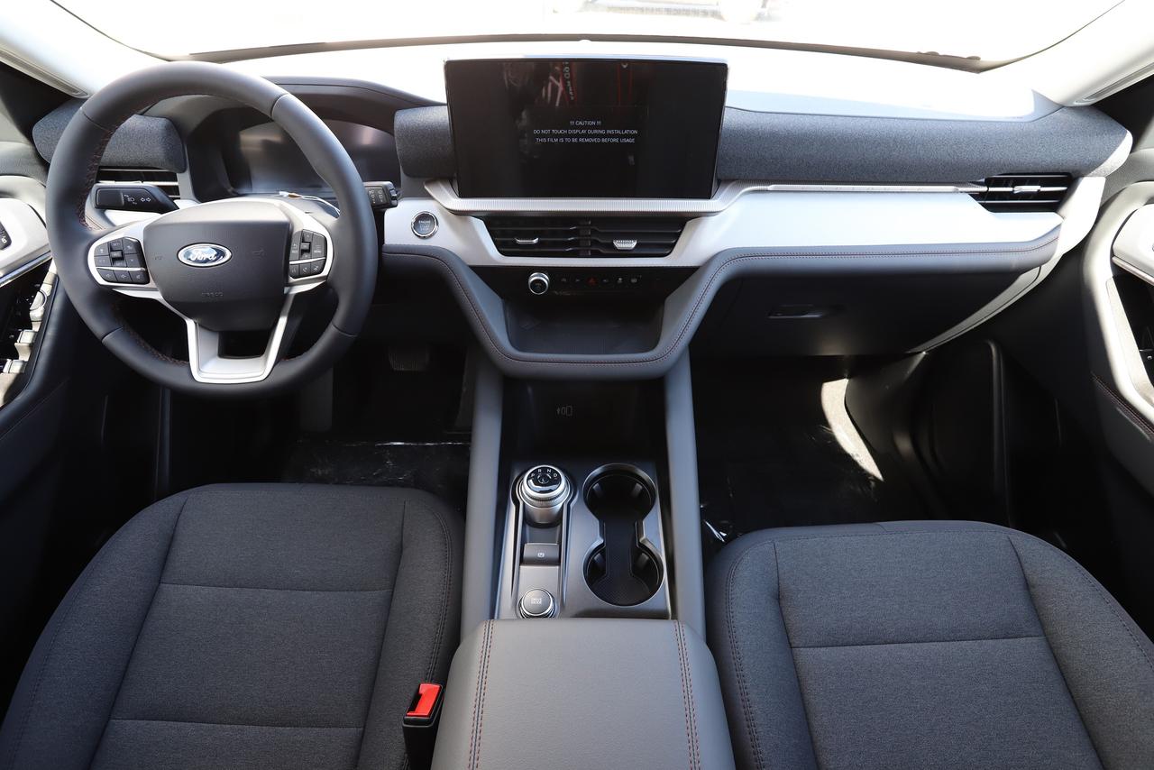 2026 Ford Explorer Active w/200A Pkg 4WD Photo