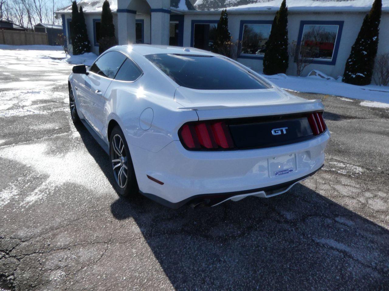 2016 Ford Mustang GT Premium Photo