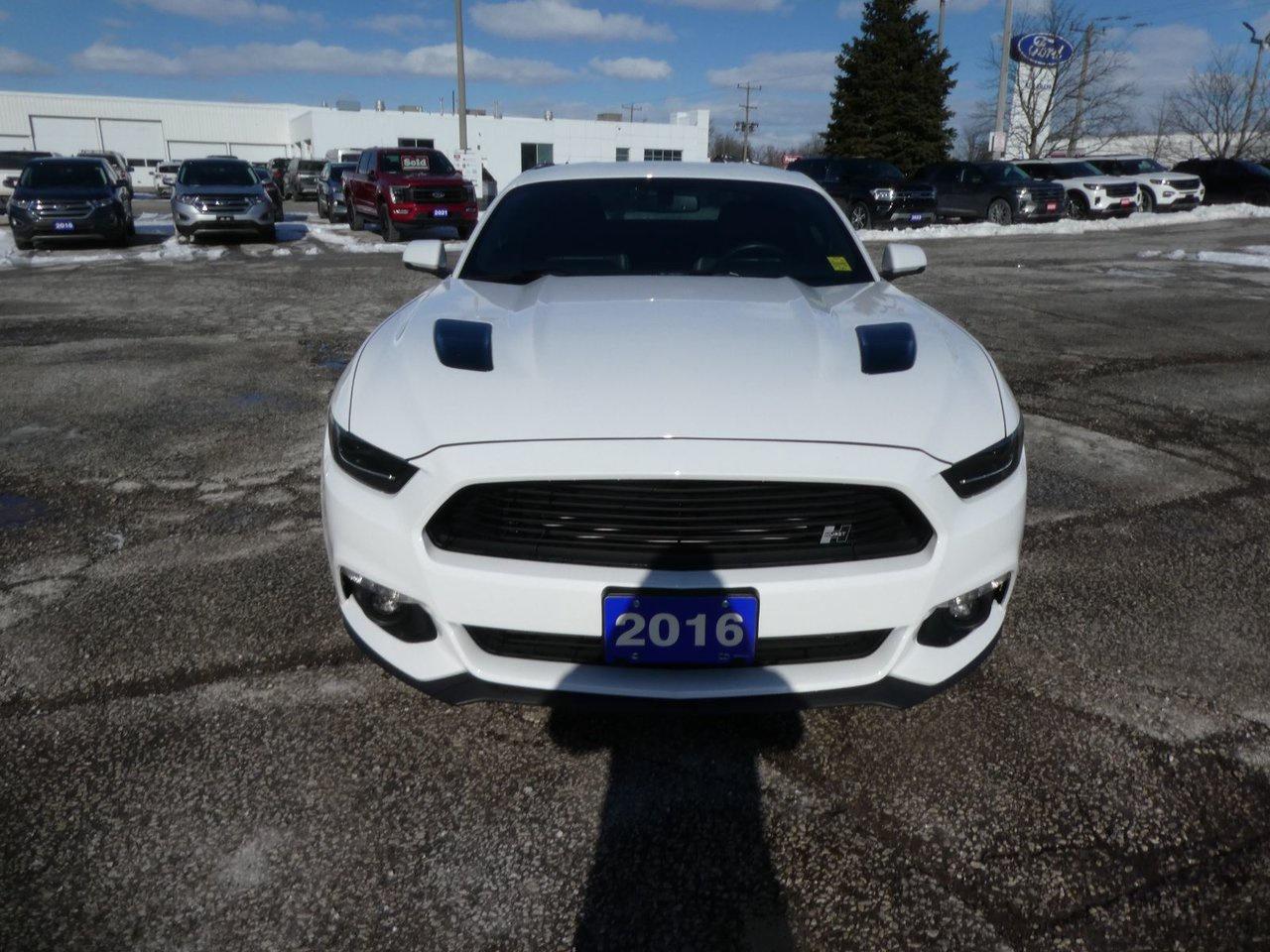 2016 Ford Mustang GT Premium Photo