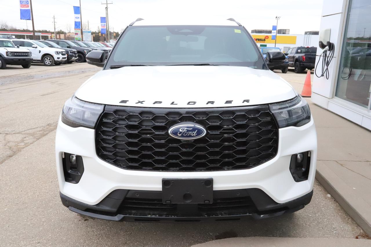 2026 Ford Explorer ST-Line 4WD Photo