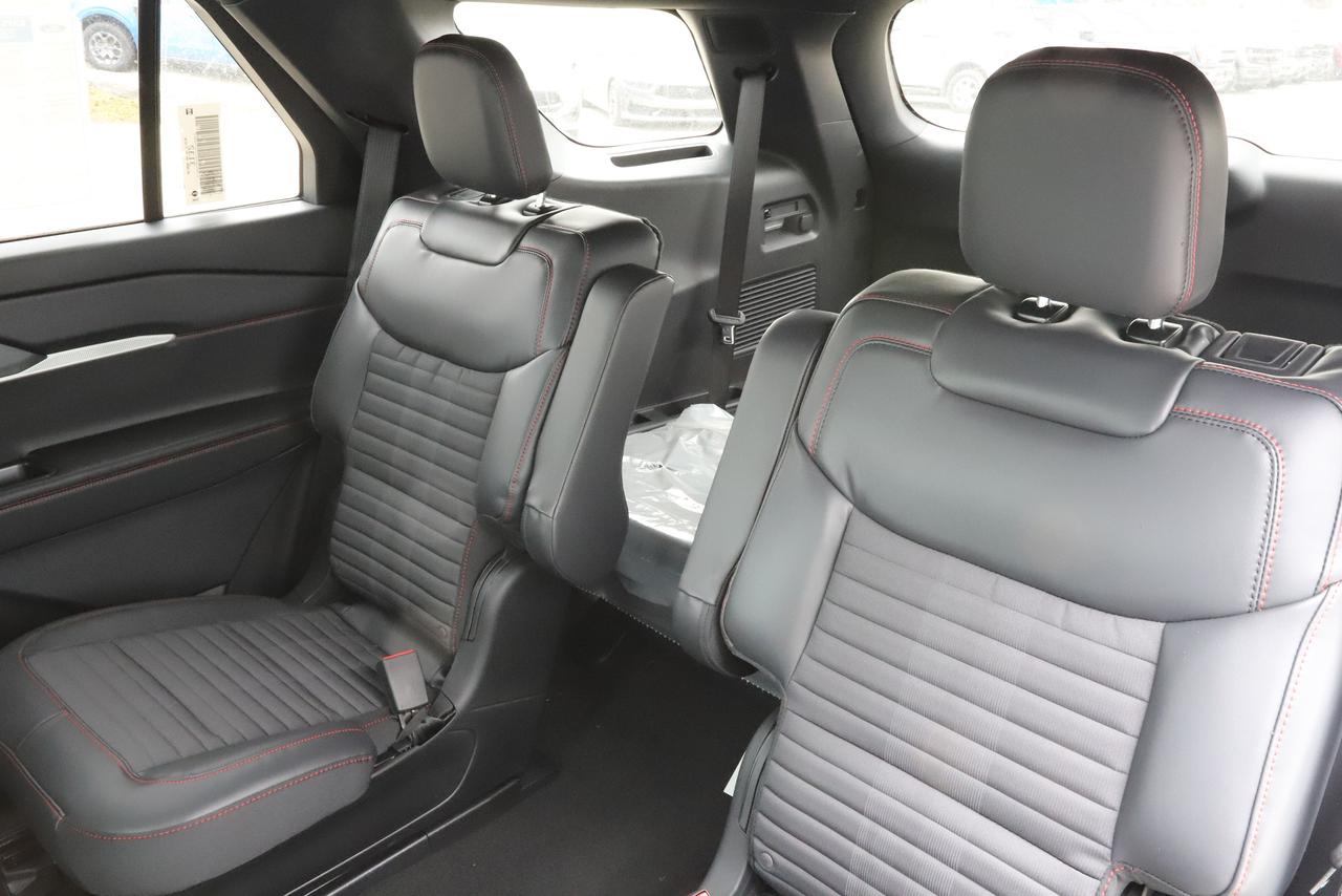 2026 Ford Explorer ST-Line 4WD Photo