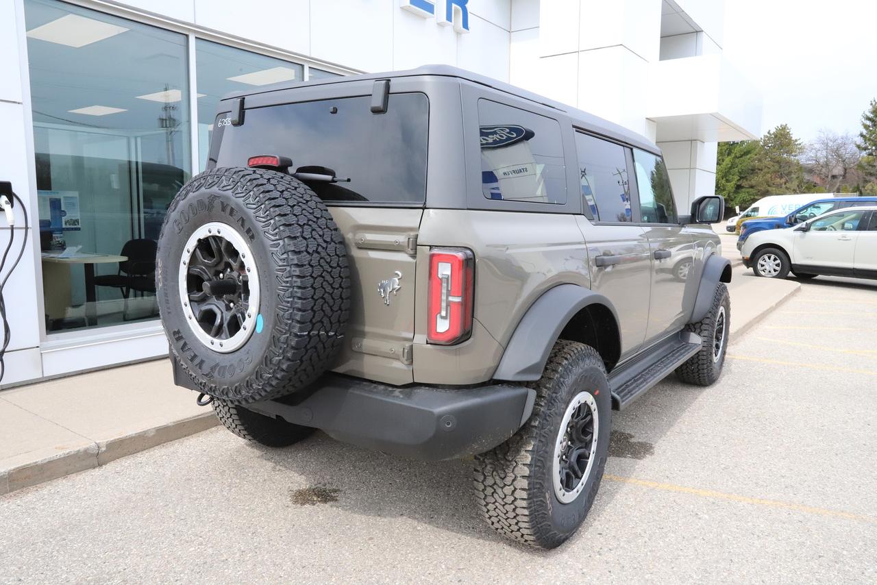2026 Ford Bronco OUTER BANKS 4 DOOR 4X4 Photo3