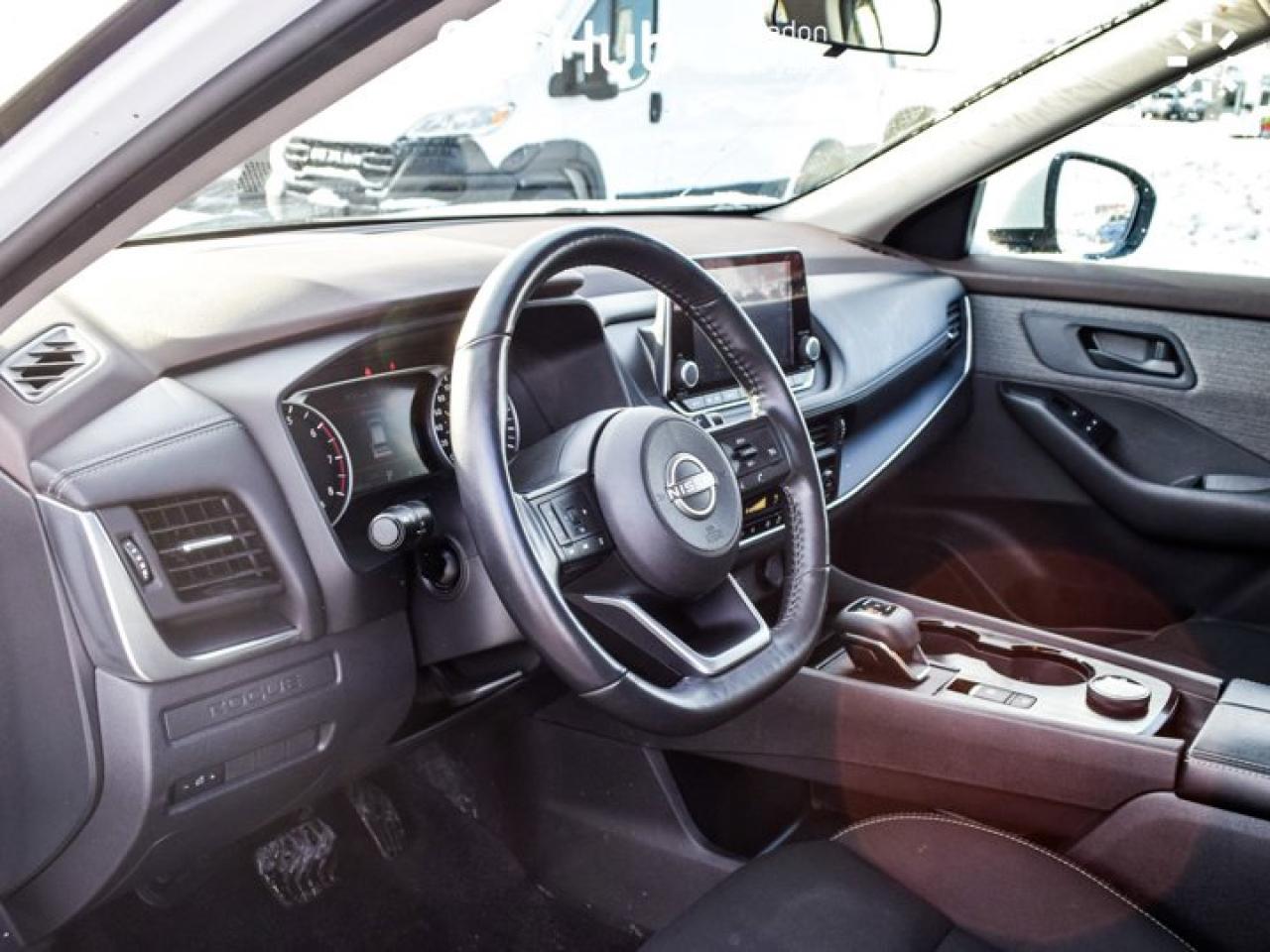 2023 Nissan Rogue S AWD Blind Spot Heated Front Seats Apple Car play 17"Alloy Photo