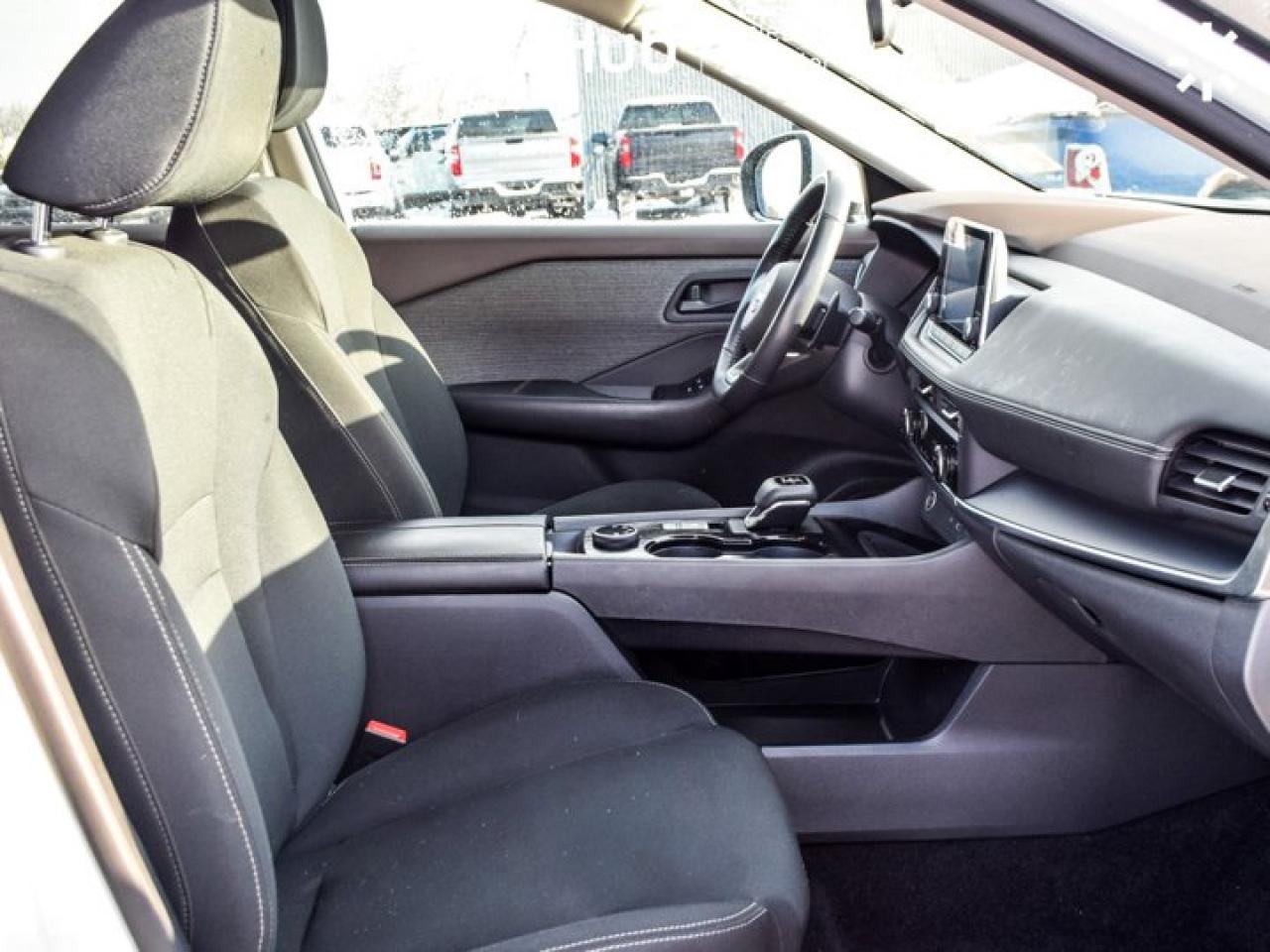 2023 Nissan Rogue S AWD Blind Spot Heated Front Seats Apple Car play 17"Alloy Photo