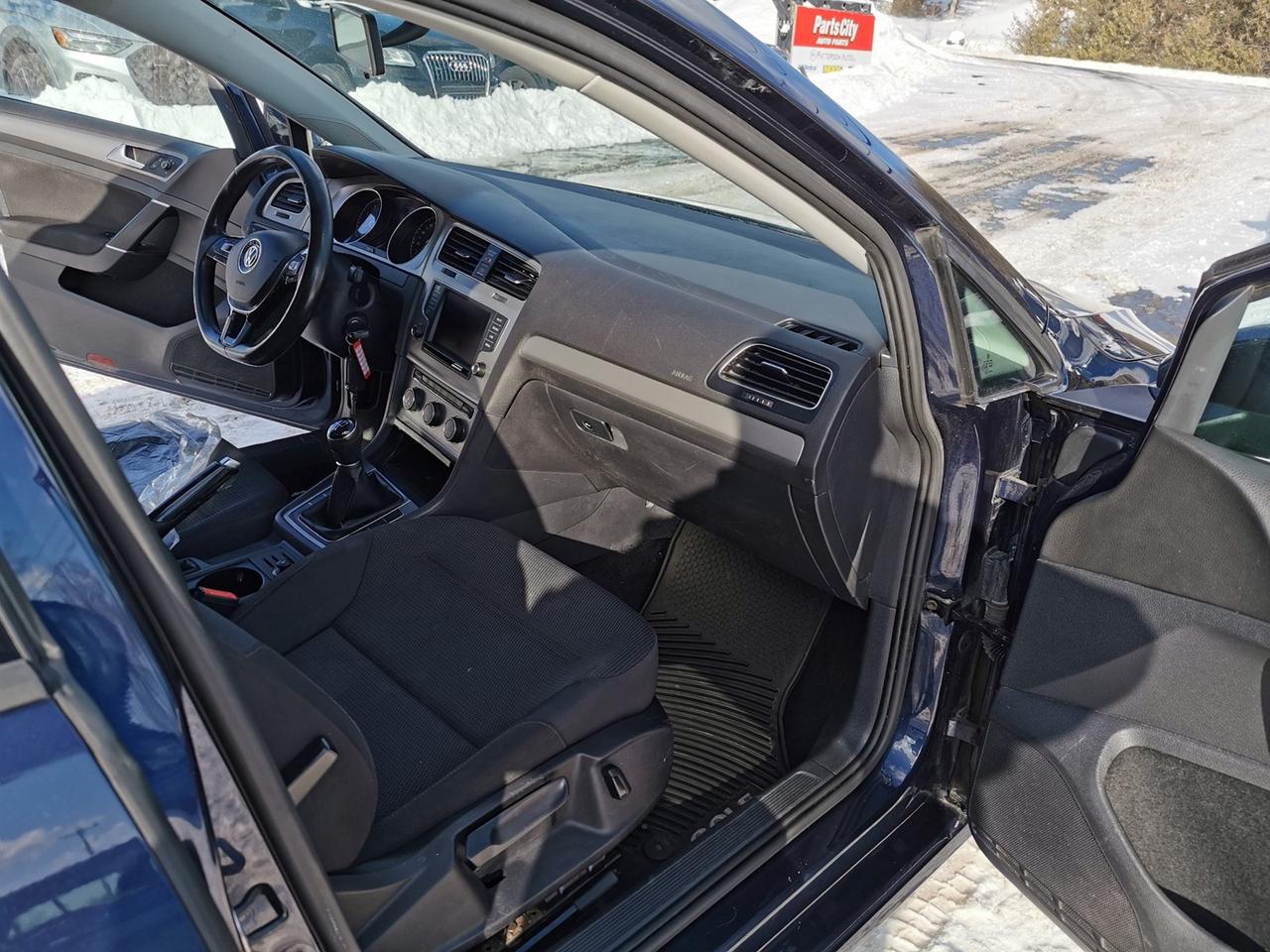 2016 Volkswagen Golf COMFORTLINE Photo