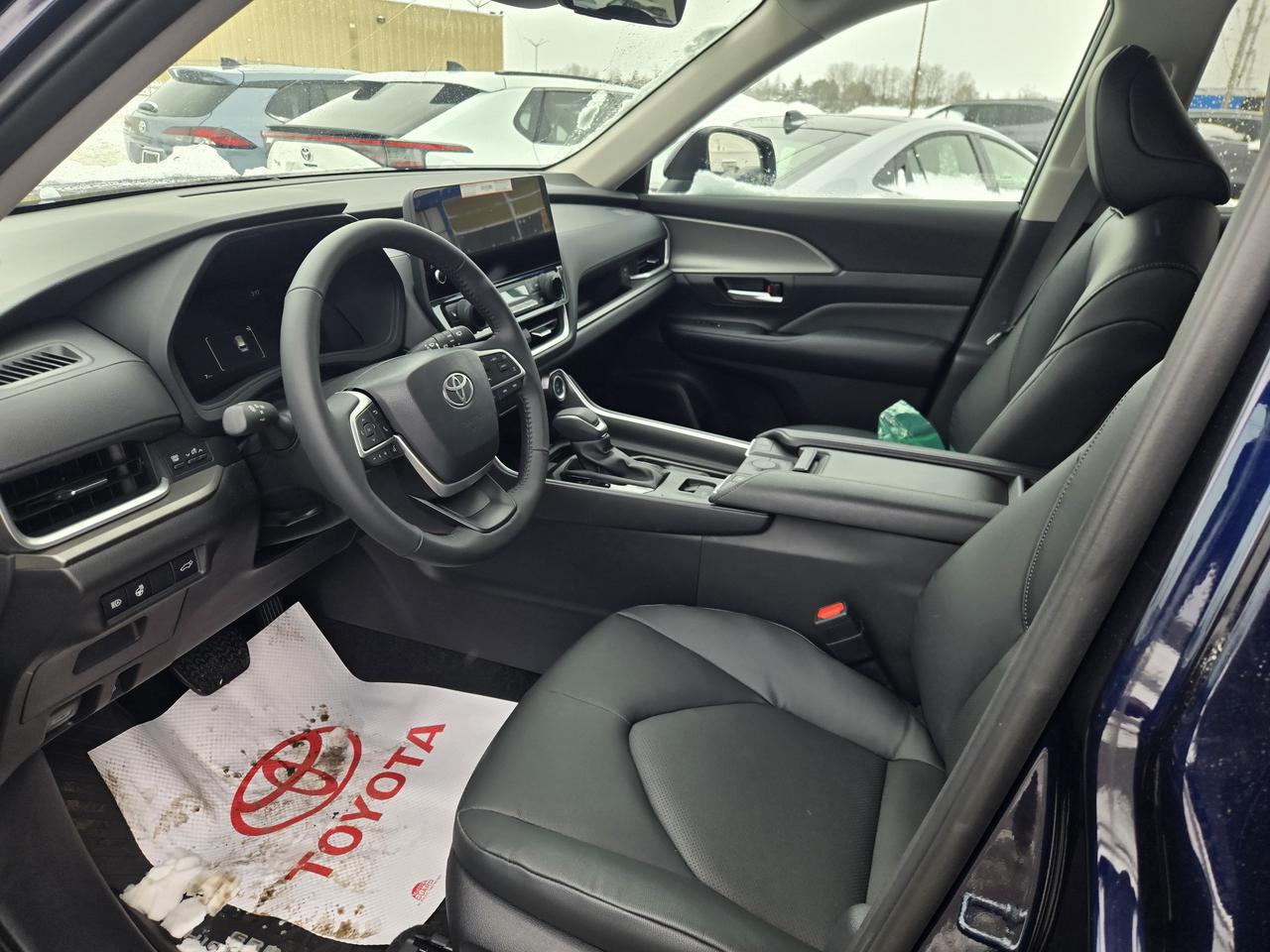 2026 Toyota Grand Highlander XLE Photo3