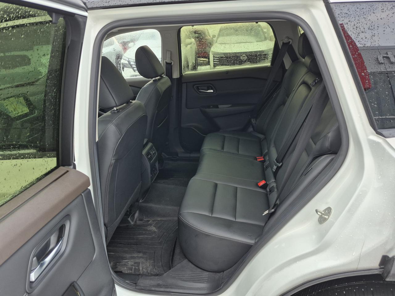 2023 Nissan Rogue SL AWD LEATHER, NAVIGATION, PANORAMIC MOONROOF Photo