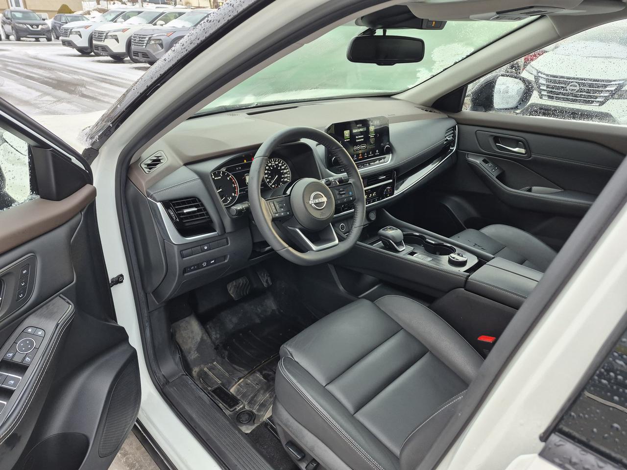 2023 Nissan Rogue SL AWD LEATHER, NAVIGATION, PANORAMIC MOONROOF Photo