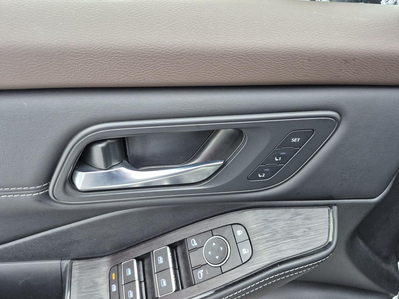 2023 Nissan Rogue SL AWD LEATHER, NAVIGATION, PANORAMIC MOONROOF Photo