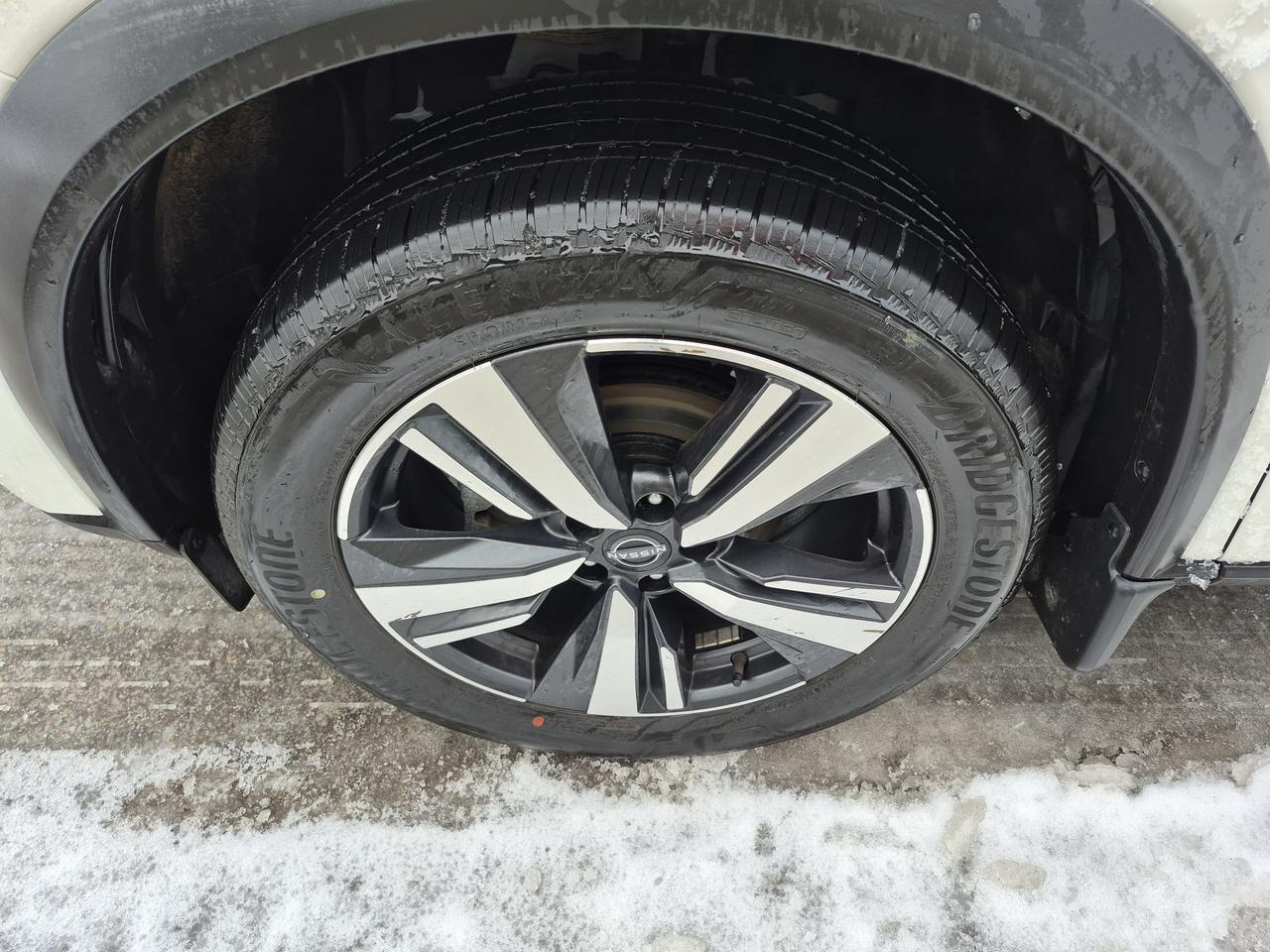 2023 Nissan Rogue SL AWD LEATHER, NAVIGATION, PANORAMIC MOONROOF Photo