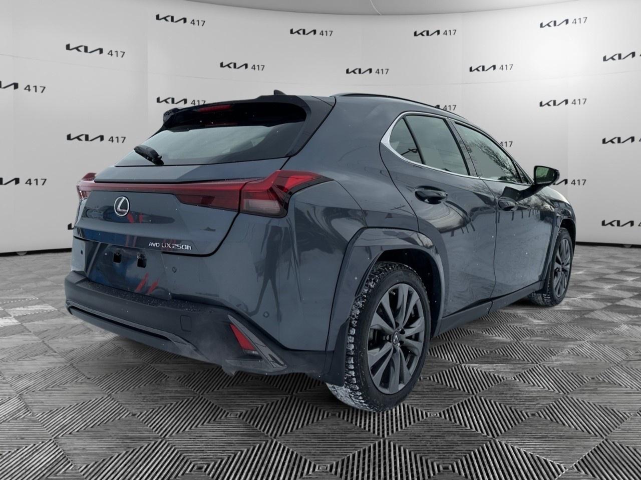 2023 Lexus UX CVT Photo4