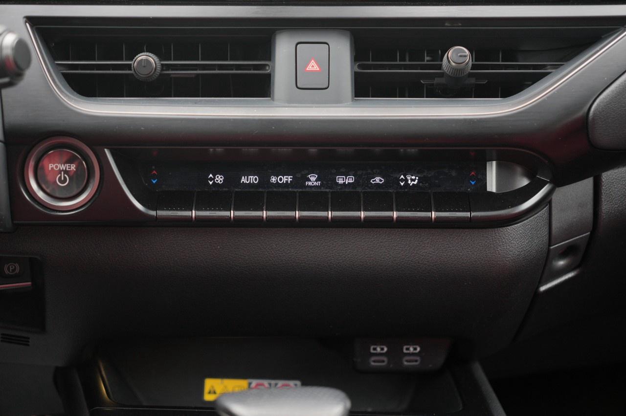 2023 Lexus UX CVT Photo