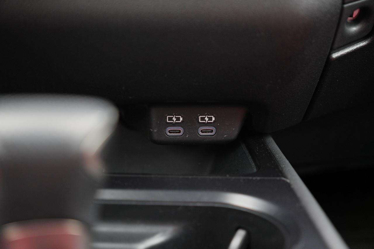 2023 Lexus UX CVT Photo