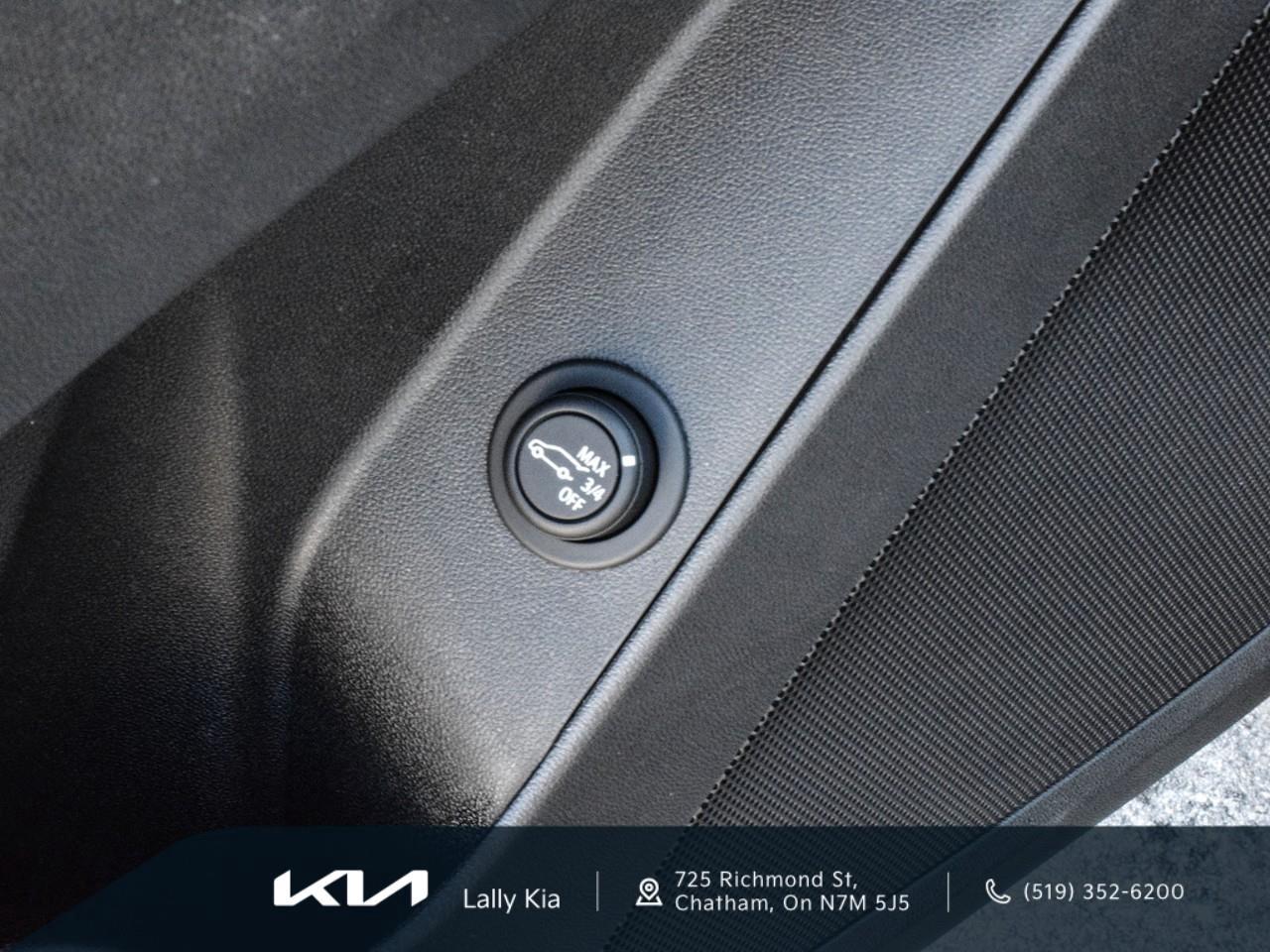 2021 Chevrolet Equinox LT New Arrival | Local Trade | Clean CarFax | Low KMs Photo