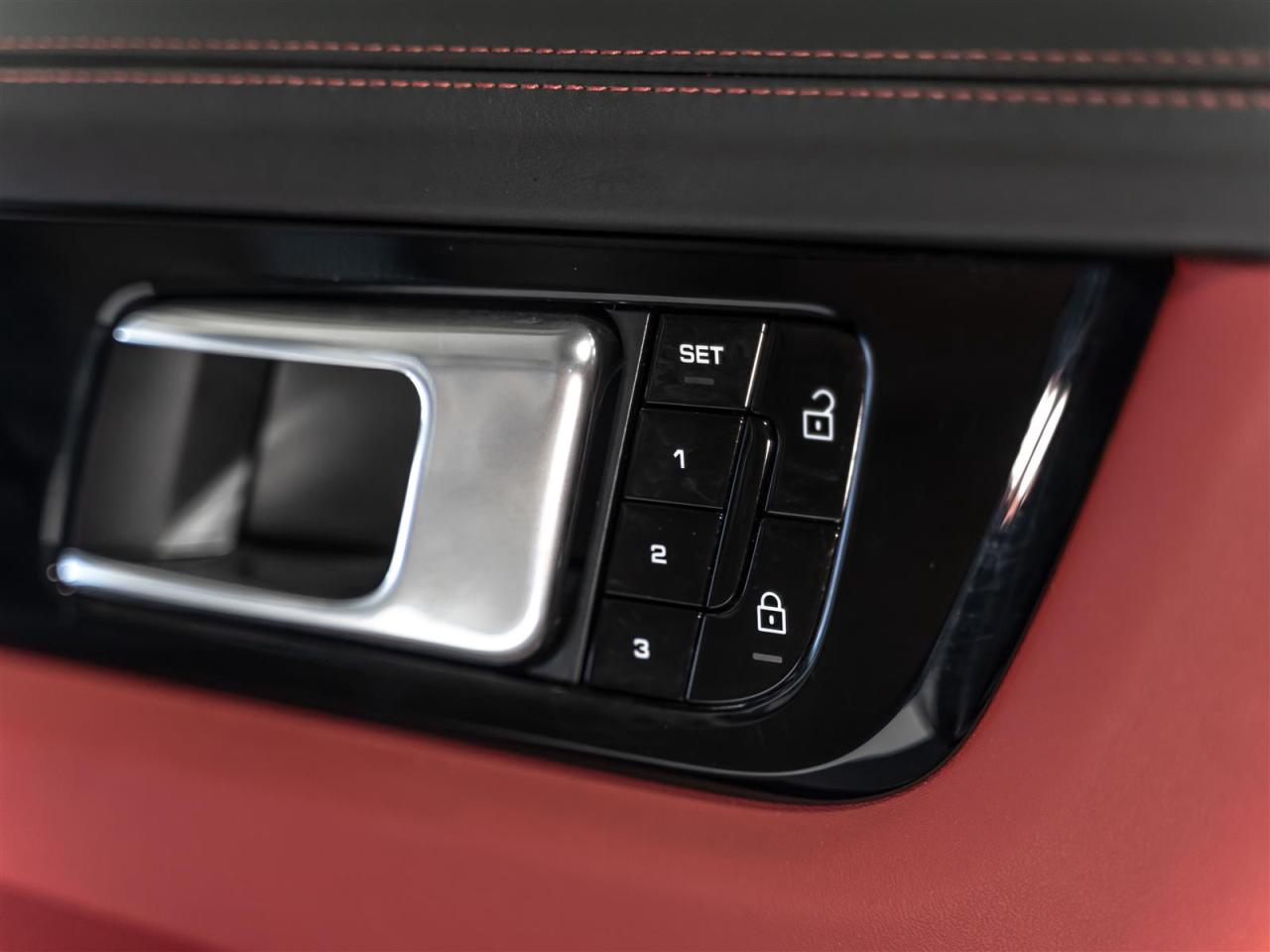 2020 Porsche Cayenne E-HYBRID|PREMIUM PLUS|SPORT CHRONO PKG|BOSE|360CAM Photo