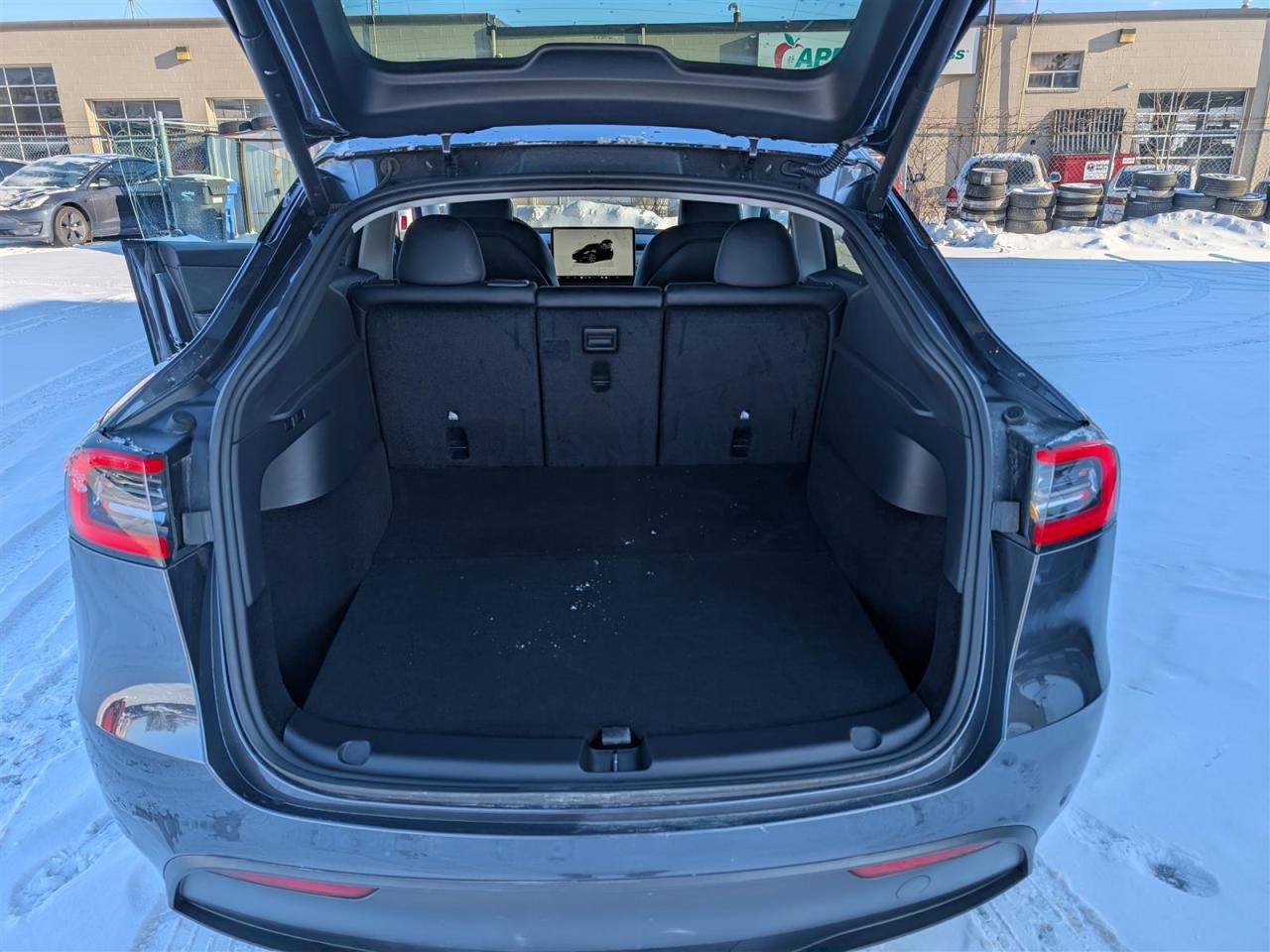 2024 Tesla Model Y STANDARD Photo