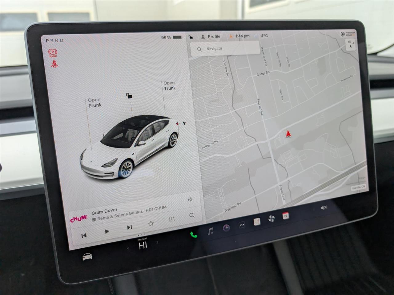 2022 Tesla Model 3 STANDARD - WHITE INTERIOR Photo
