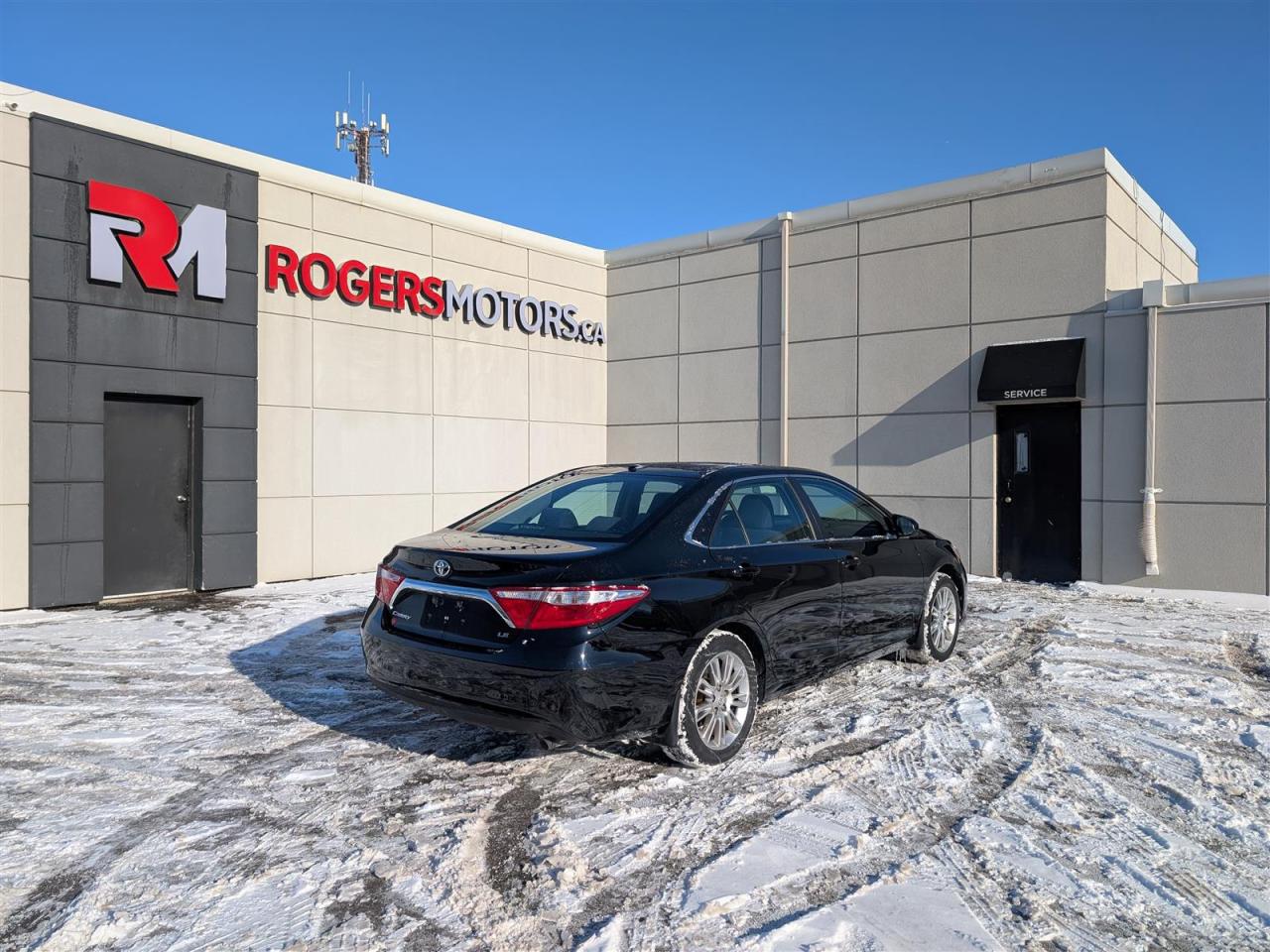 2015 Toyota Camry LE - HTD SEATS - REV CAM - BLUETOOTH Photo