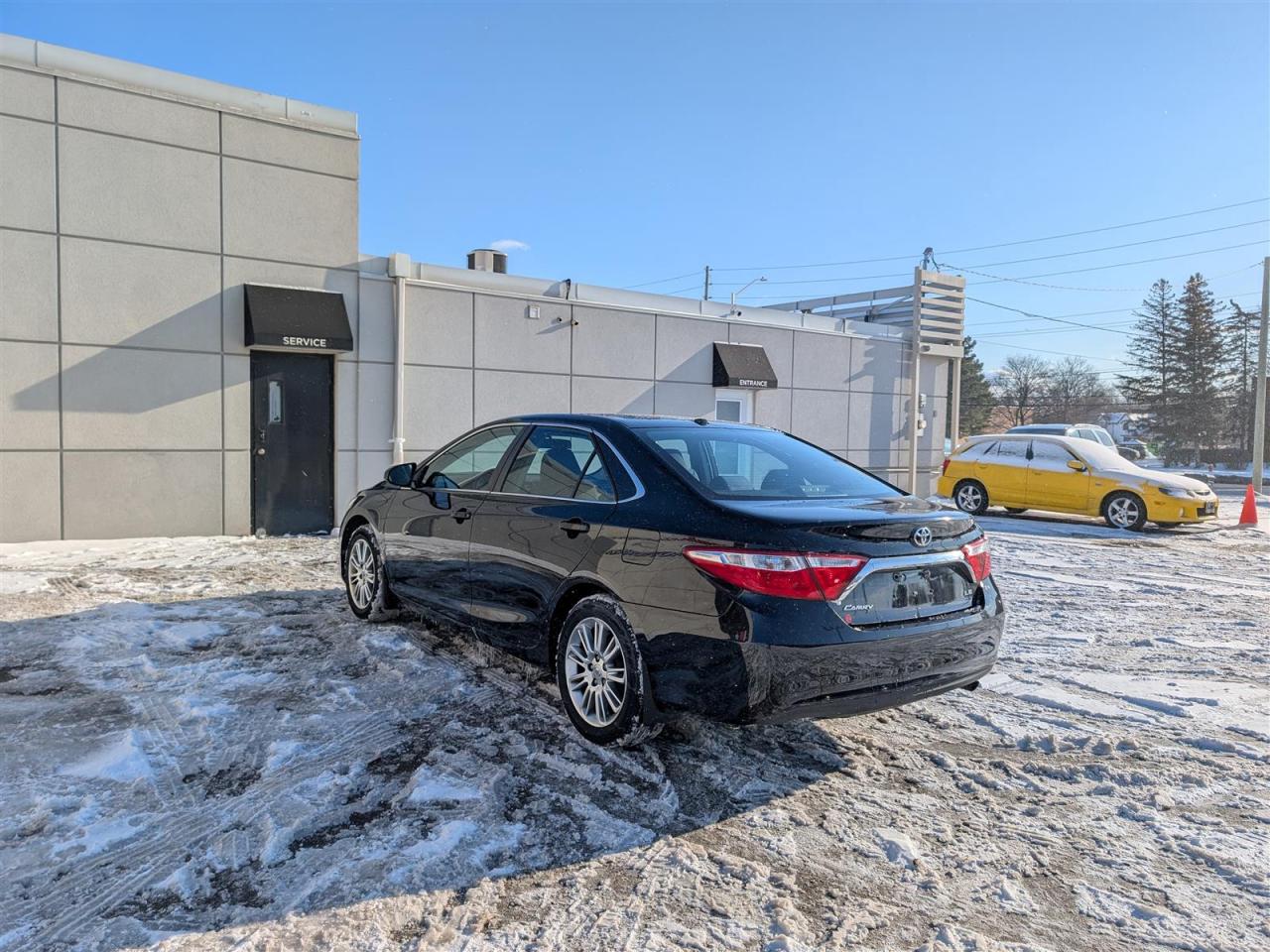 2015 Toyota Camry LE - HTD SEATS - REV CAM - BLUETOOTH Photo
