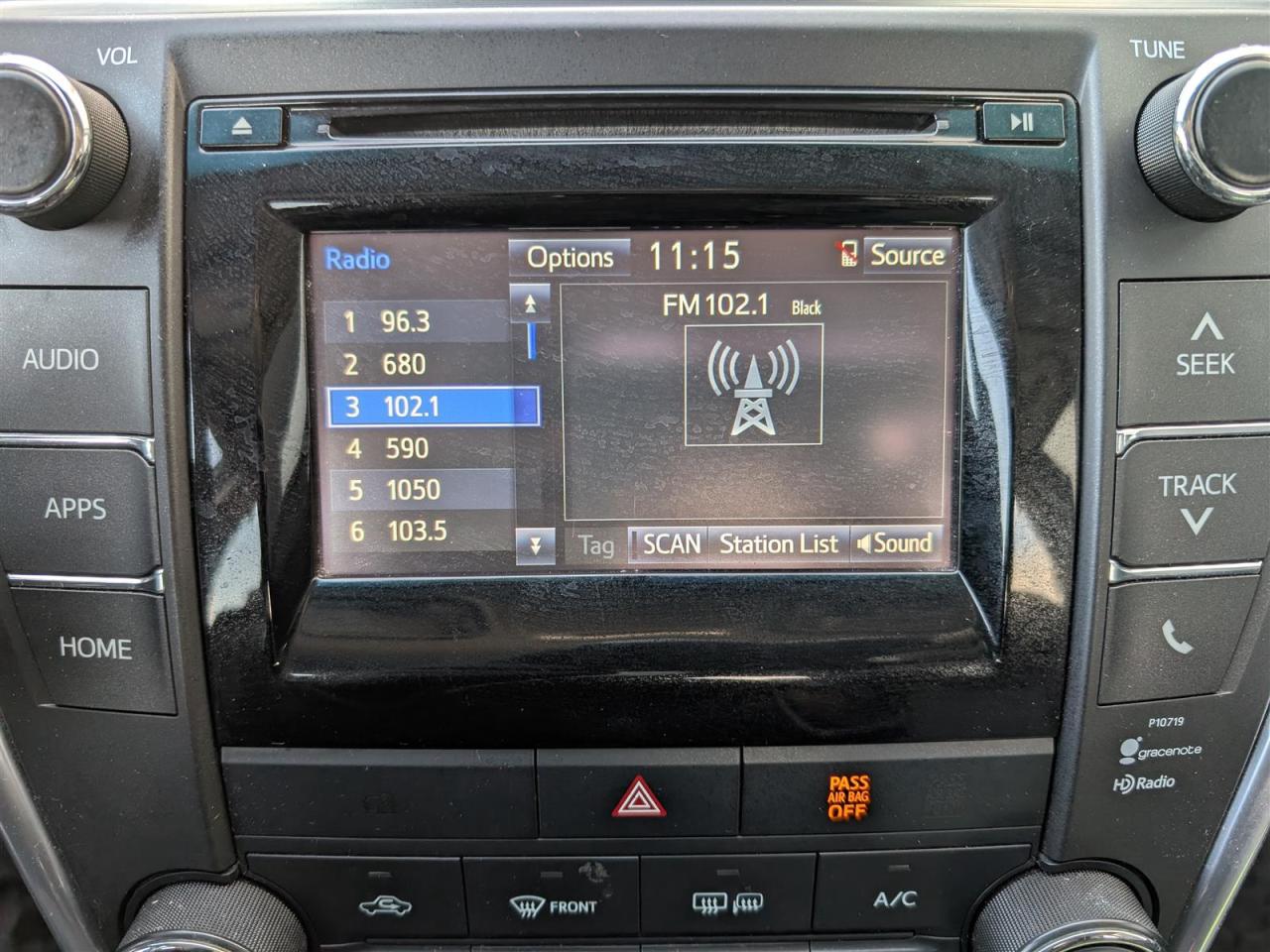 2015 Toyota Camry LE - HTD SEATS - REV CAM - BLUETOOTH Photo