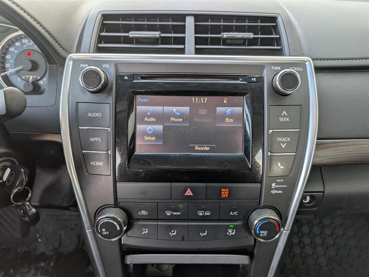 2015 Toyota Camry LE - HTD SEATS - REV CAM - BLUETOOTH Photo