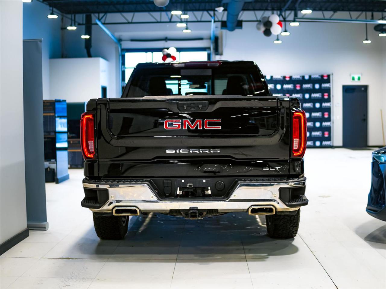 2023 GMC Sierra 1500 SLT CREW 6.2 8CYL | SUNROOF | LEATHER Photo