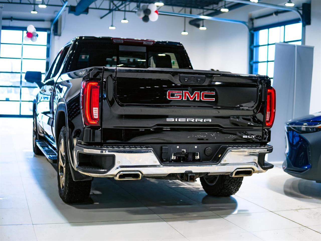 2023 GMC Sierra 1500 SLT CREW 6.2 8CYL | SUNROOF | LEATHER Photo