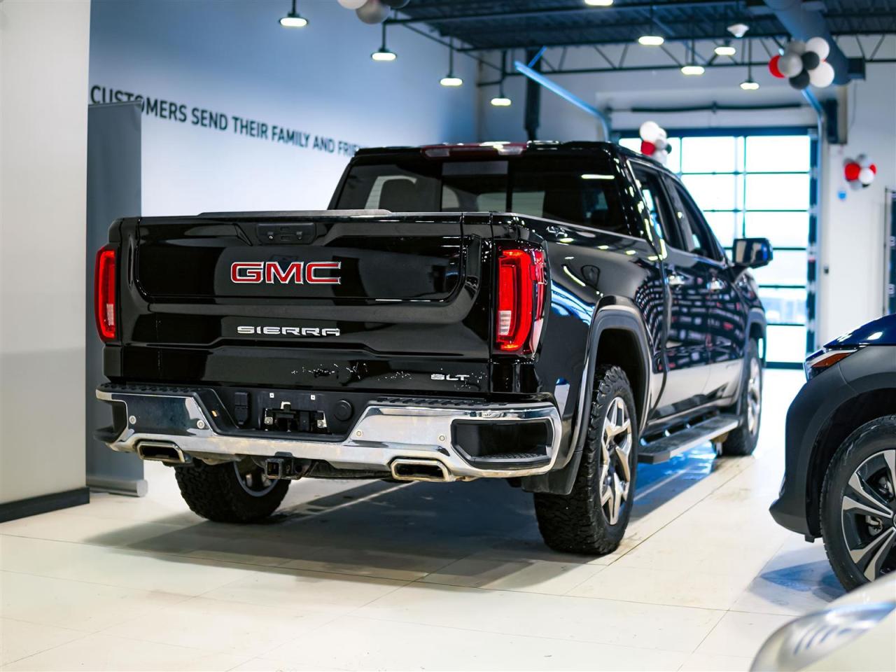 2023 GMC Sierra 1500 SLT CREW 6.2 8CYL | SUNROOF | LEATHER Photo