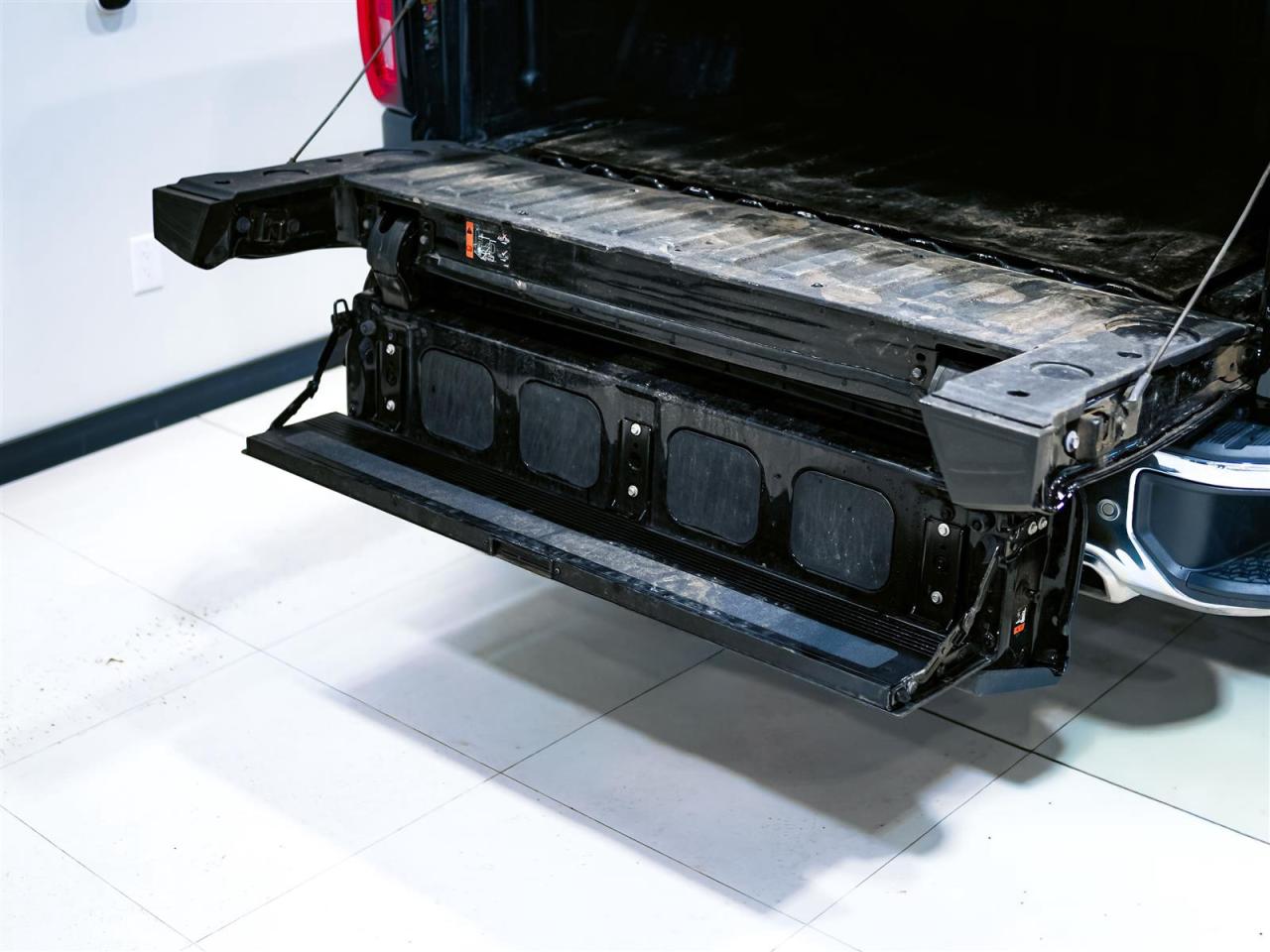 2023 GMC Sierra 1500 SLT CREW 6.2 8CYL | SUNROOF | LEATHER Photo