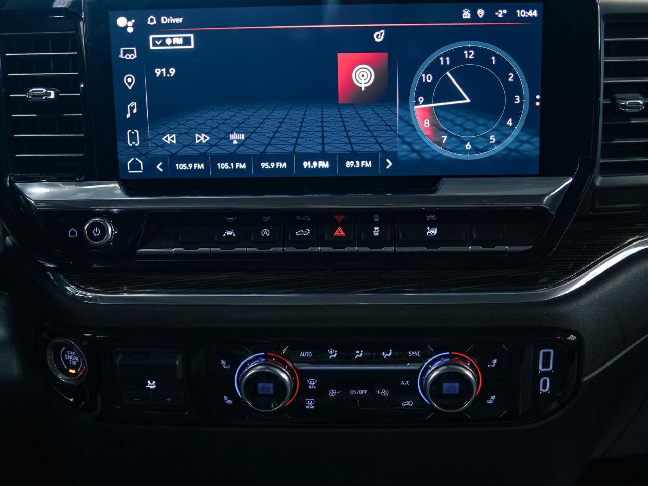 2023 GMC Sierra 1500 SLE CREW CAB 4WD | 5.3 V8 | NO ACCIDENTS Photo