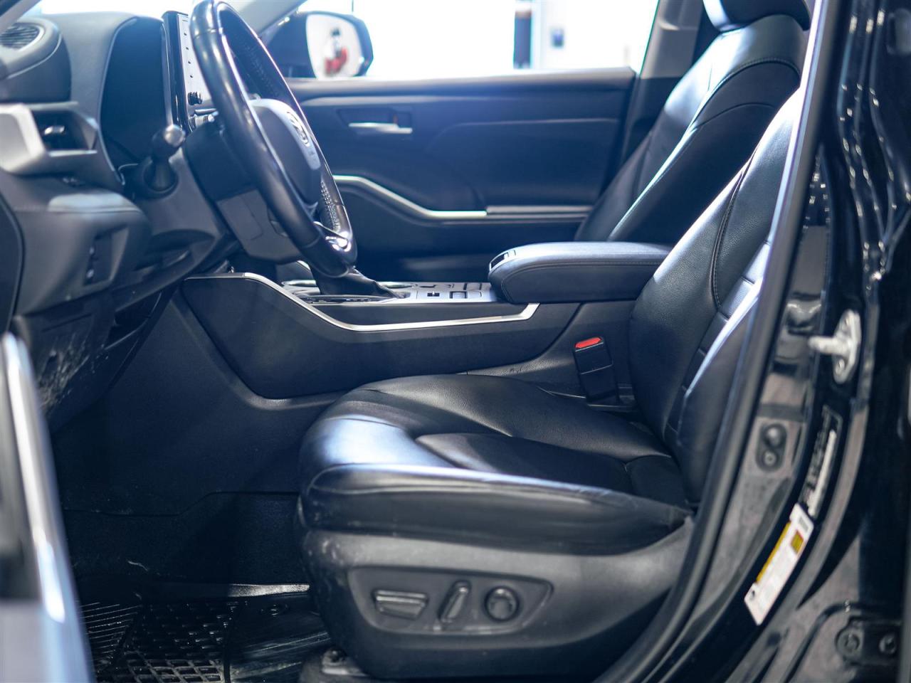 2020 Toyota Highlander XLE | AWD | NO ACCIDENTS | LEATHER | SUNROOF Photo