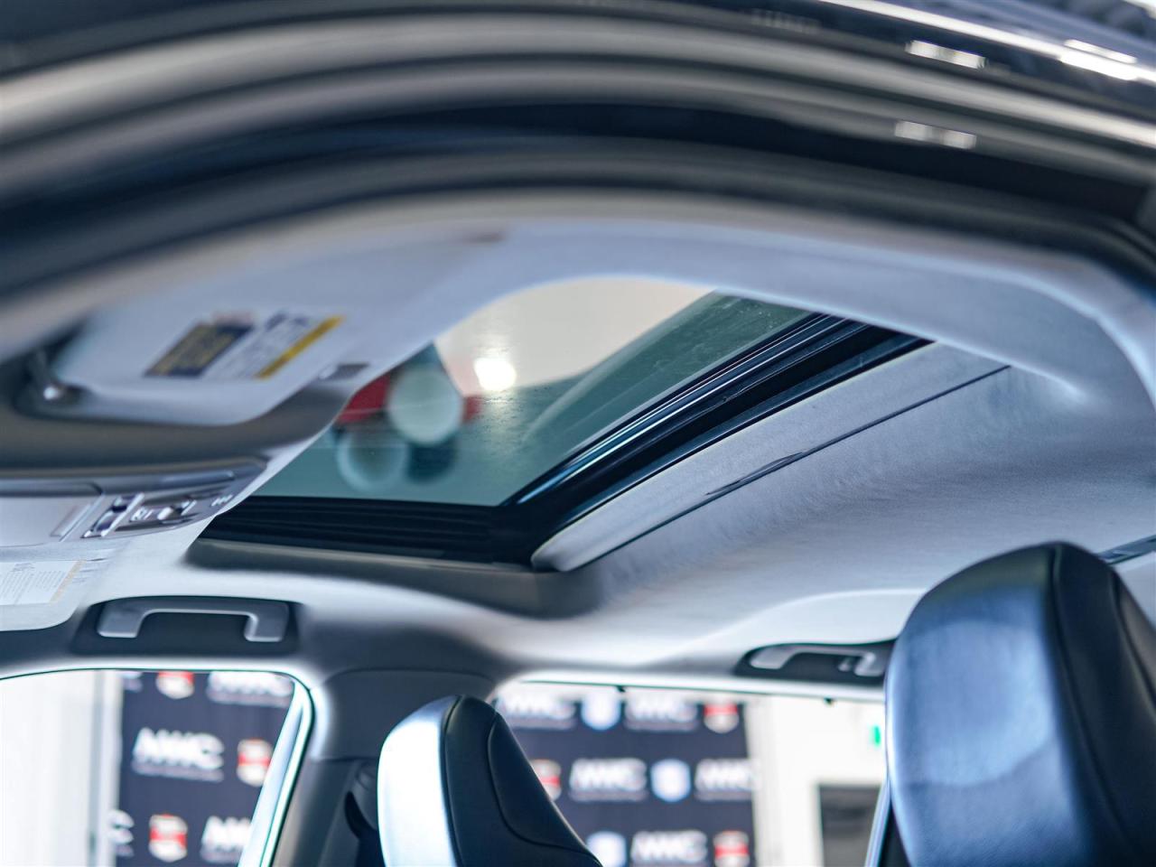 2020 Toyota Highlander XLE | AWD | NO ACCIDENTS | LEATHER | SUNROOF Photo