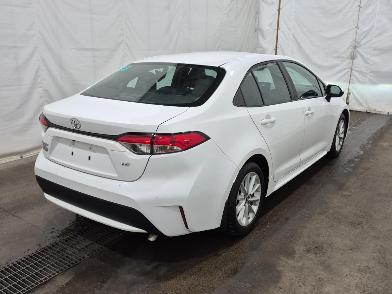 2021 Toyota Corolla LE | UPGRADE | SUNROOF | HEATED STEERING | NO ACCIDENTS Photo