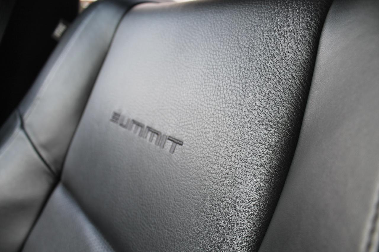 2015 Jeep Grand Cherokee Summit Photo