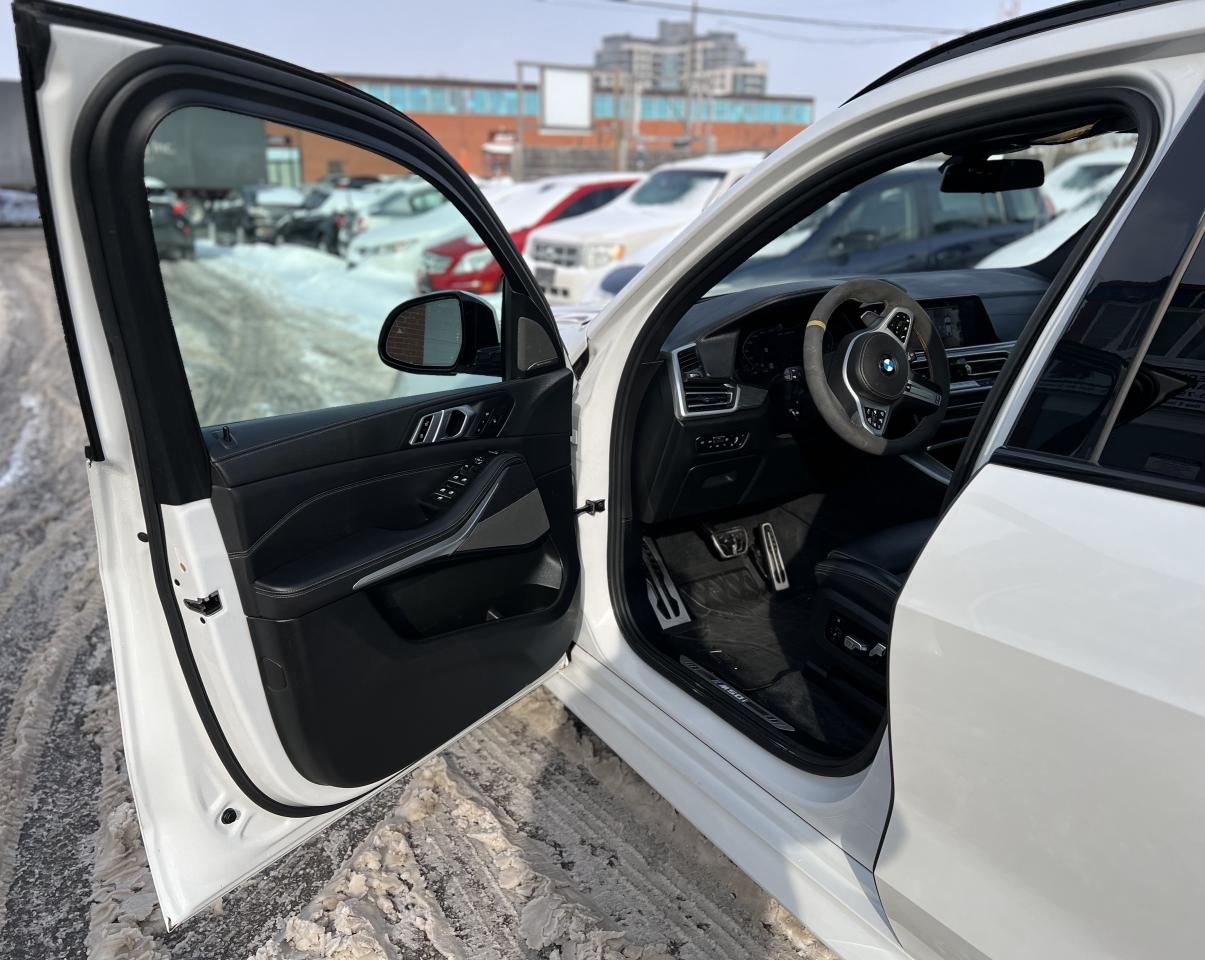 2020 BMW X5 M50i Photo