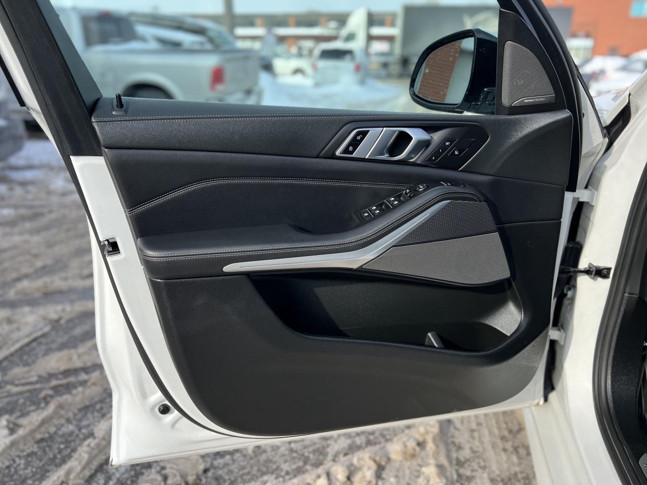 2020 BMW X5 M50i Photo