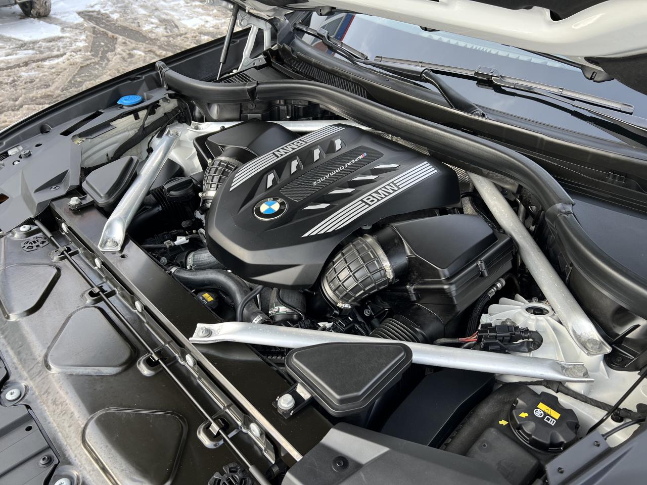 2020 BMW X5 M50i Photo