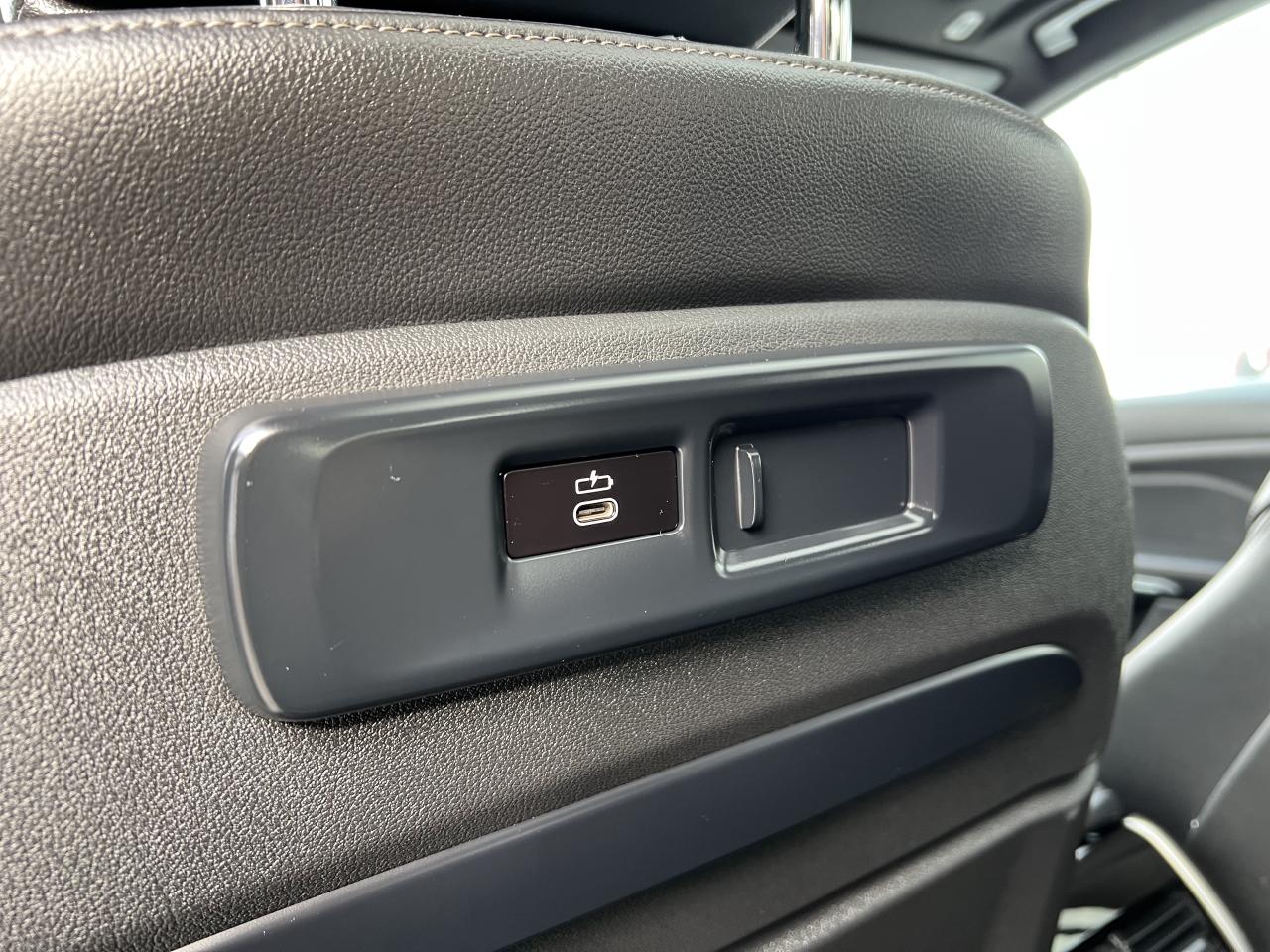 2020 BMW X5 M50i Photo