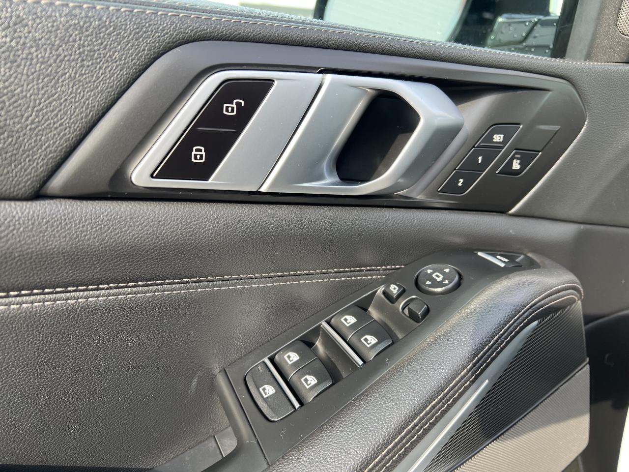 2020 BMW X5 M50i Photo