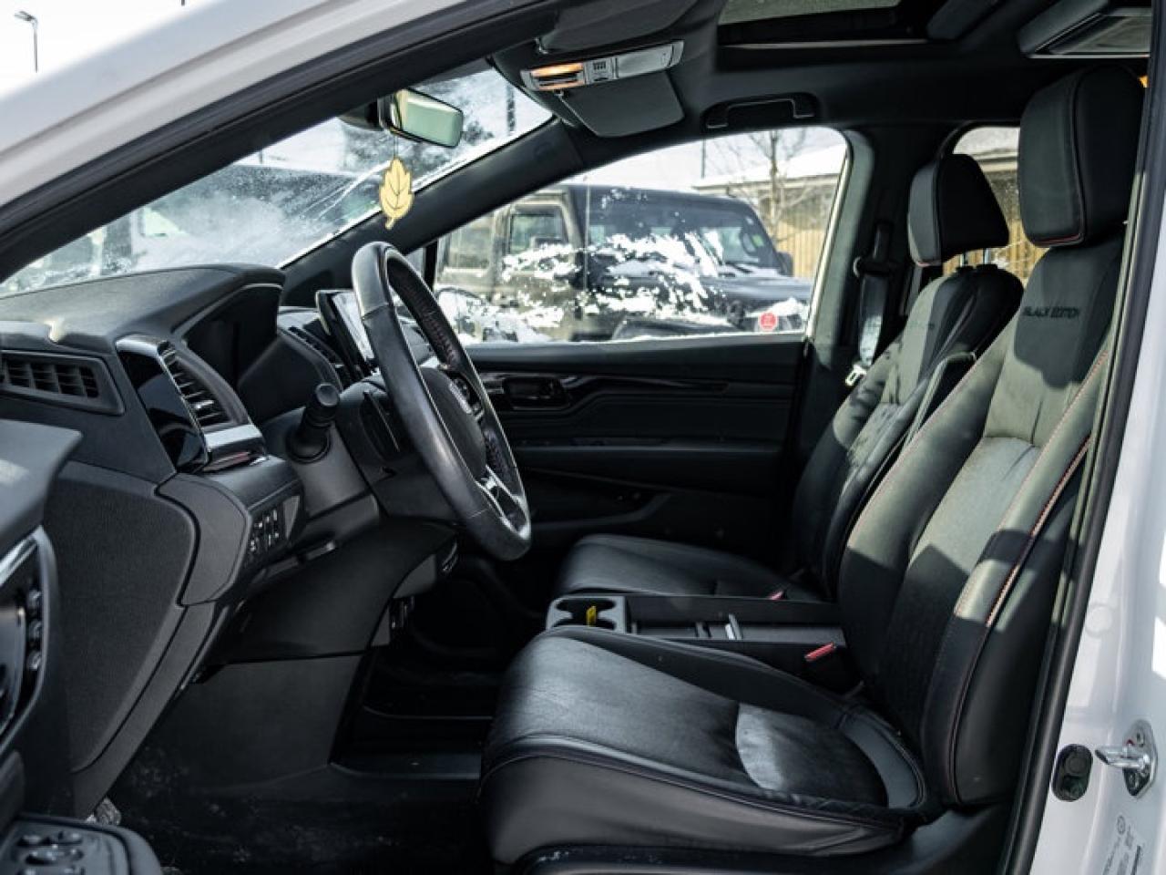 2023 Honda Odyssey Black Edition Photo