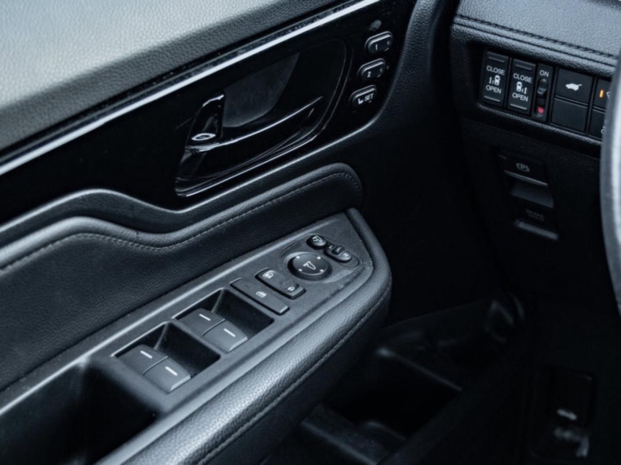 2023 Honda Odyssey Black Edition Photo